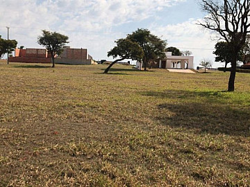 Terreno no Riviera de Santa Cristina XIII em Paranapanema